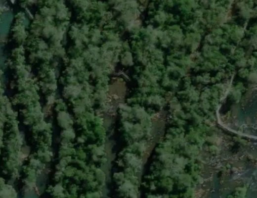 Iguazú Falls, Argentina.  Jump Center EPL's