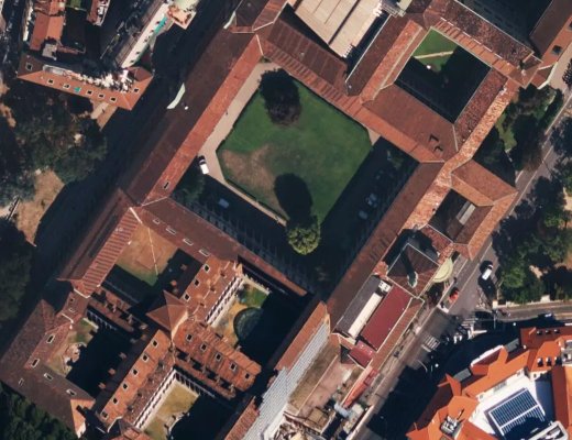 Milan City Center, Italy.  Jump Center EPL's